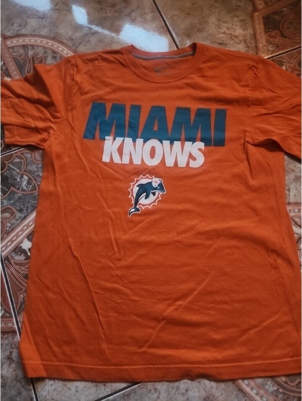 Miami Knows T-shirt, Size MEDIUM NIKE Brand, Vintage!